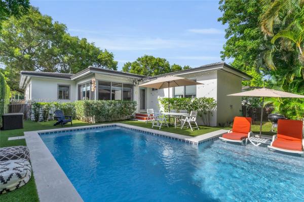 Coral Gables Country Club, 415 Velarde Ave, Coral Gables, Florida 33134, image 3