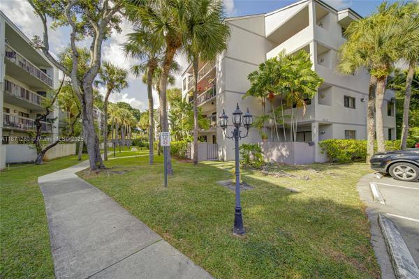 8810 SW 132nd Pl #405DN, Unincorporated Dade County, Florida 33186, image 1