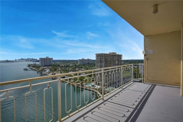 11111 Biscayne Blvd #21C, Miami, Florida 33181, image 1