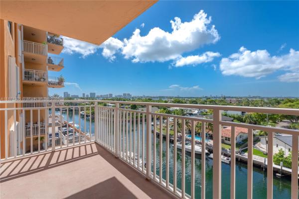 Waterside Towers, 2450 NE 135th St #607, North Miami, Florida 33181, image 2