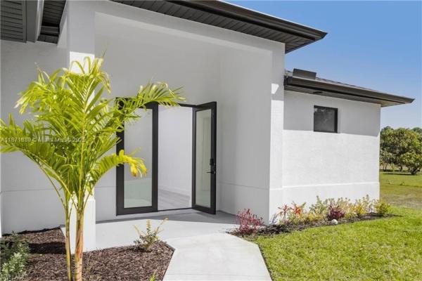 Lehigh Acres Residential, 821 Newell St E, Lehigh Acres, Florida 33974, image 1