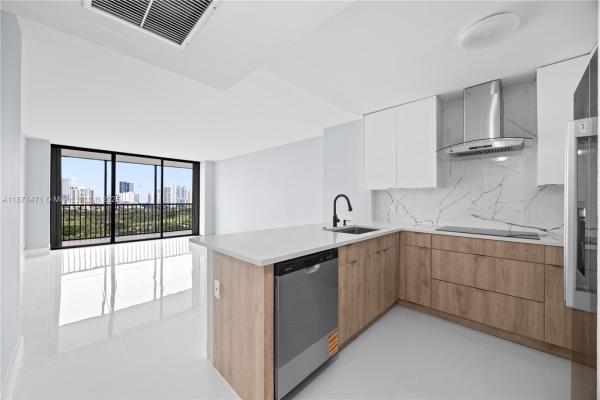 Coronado Towers, 20335 W Country Club Dr 1905, Aventura, Florida 33180, image 1