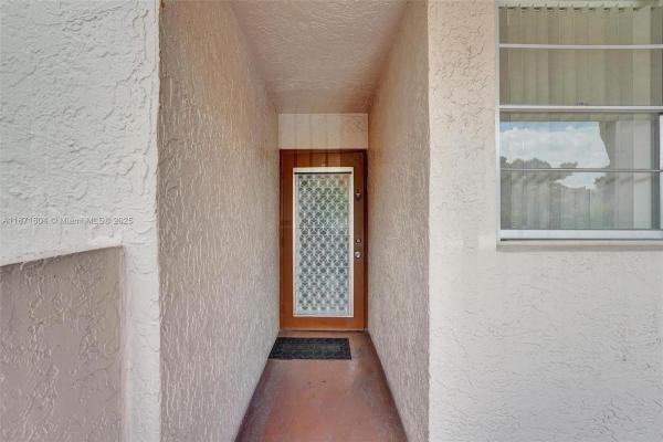 Sabal Palm Of Pine Island Ridge, 1900 Sabal Palm Dr #201, Davie, Florida 33324, image 2