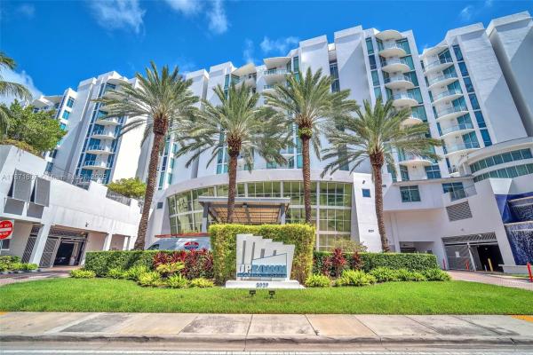 Uptown Marina Lofts, 3029 NE 188th St #725, Aventura, Florida 33180, image 1