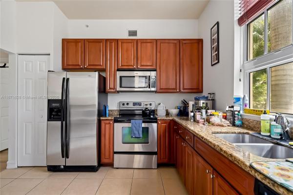 Alaqua, 3001 NE 185th St #135, Aventura, Florida 33180, image 3