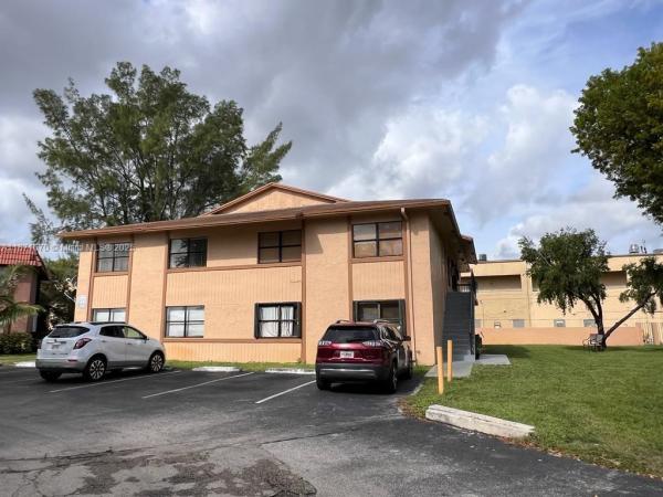 Lago Grande, 2745 W 66th St #23-24, Hialeah, Florida 33016, image 1