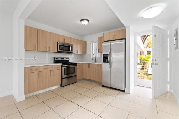 Terrazas Del Sol, 2660 W 76th St #106, Hialeah, Florida 33016, image 1