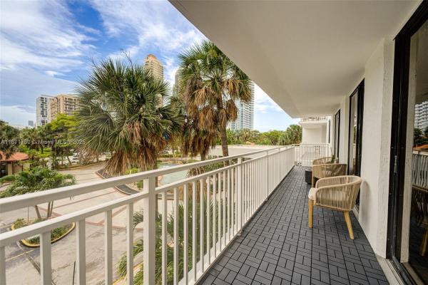 Winston Towers 600, 210 174th St 312, Sunny Isles Beach, Florida 33160, image 1