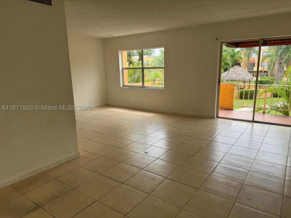 Venetian Gardens At Country Club Of Miami, 17901 NW 68th Ave #T-203, Hialeah, Florida 33015, image 2