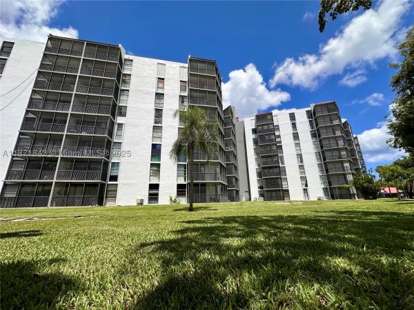 Bravura, 3301 N Country Club Dr #410, Aventura, Florida 33180, image 3