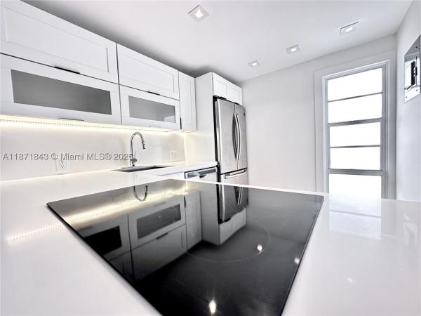 Bravura, 3301 N Country Club Dr #410, Aventura, Florida 33180, image 2