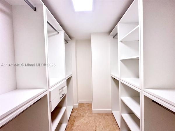 Bravura, 3301 N Country Club Dr #410, Aventura, Florida 33180, image 3