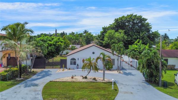 Tropical Estates, 9930 SW 48th St, Olympia Heights, Florida 33165, image 2