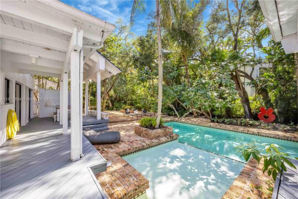 Snapper Creek Oaks, 5600 Oakwood Ln, Coral Gables, Florida 33156, image 3