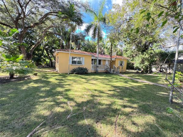 Coconut Grove Manor, 6750 Brighton Pl, Coral Gables, Florida 33133, image 1