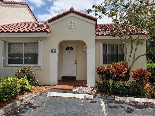 Village Homes At Country Isles, 1565 Springside Dr #8, Weston, Florida 33326, image 1