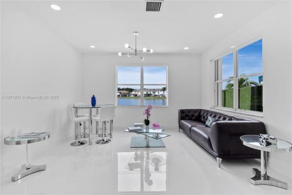 6644 NW 107th Pl, Doral, Florida 33178, image 1