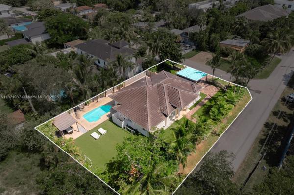 Groves, 6495 SW 83rd St, Glenvar Heights, Florida 33143, image 2