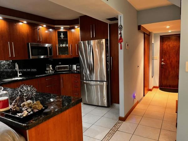 Villa Dorada, 20200 W Country Club Dr #120, Aventura, Florida 33180, image 2