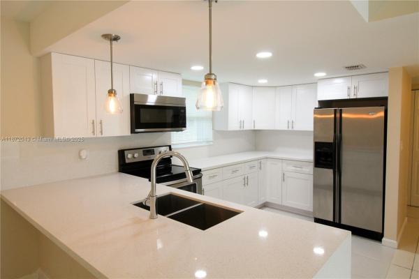 9359 Fontainebleau Blvd #F207, Unincorporated Dade County, Florida 33172, image 1