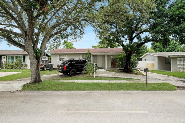 Driftwood Estates, 3011 N 74th Ave, Hollywood, Florida 33024, image 1