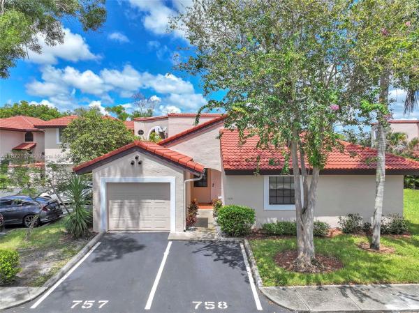 Lakeview Courts At Jacaranda, 9093 W Sunrise Blvd, Plantation, Florida 33322, image 1