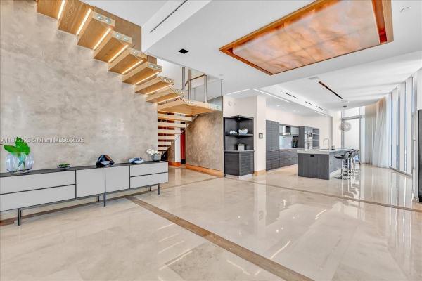 Epic Hotel & Residences, 200 Biscayne Boulevard Way 5401, Miami, Florida 33131, image 1