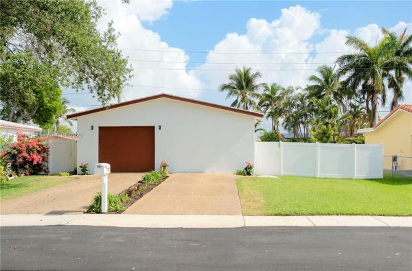 Dania Beach No HOA, 205 SE 4th St, Dania Beach, Florida 33004, image 1