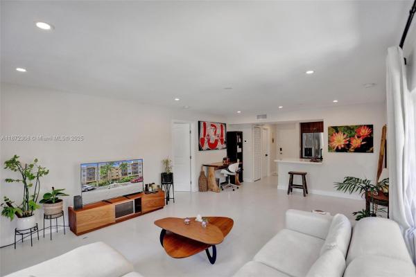 Keystone Bay, 2640 NE 135th St #210, North Miami, Florida 33181, image 1