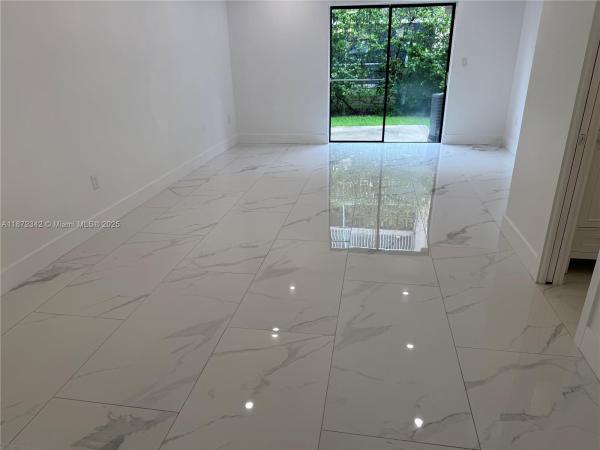 Laguna Tropical, 6850 NW 173rd Dr #103, Hialeah, Florida 33015, image 3