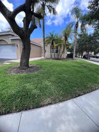 1371 Bayview Cir, Weston, Florida 33326, image 1