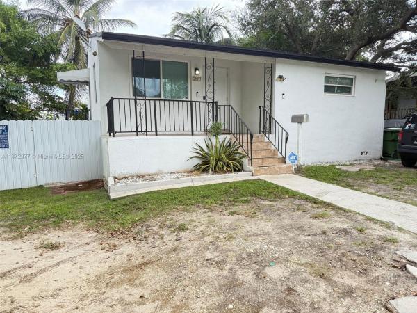 Roselawn Heights, 707 SW 8th Ave, Hallandale Beach, Florida 33009, image 1