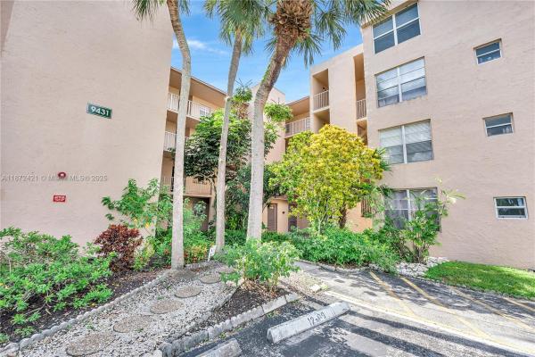 Live Oak Of Pine Island Ridge, 9431 Live Oak Pl #205, Davie, Florida 33324, image 1