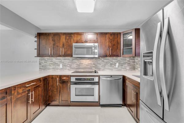 Live Oak Of Pine Island Ridge, 9431 Live Oak Pl #205, Davie, Florida 33324, image 3