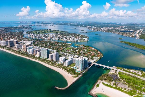 Alana Bay Harbor Islands, 9901 W Bay Harbor Dr #403, Bay Harbor Islands, Florida 33154, image 2