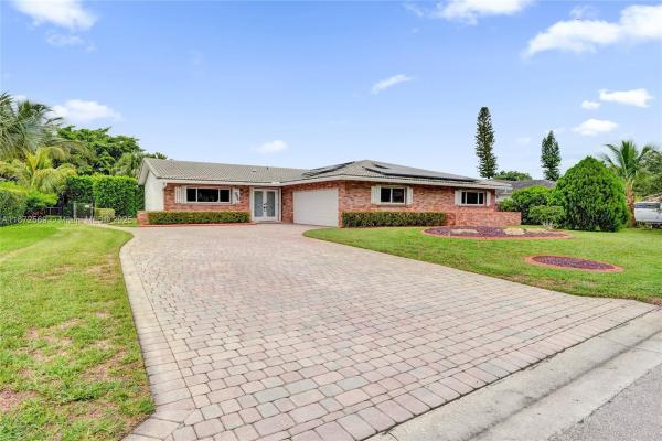 Oakwood, 680 NW 100th Ln, Coral Springs, Florida 33071, image 1
