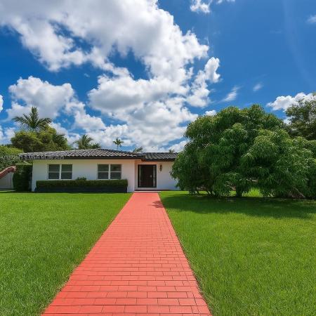 Central Golf Of Hollywood, 201 Calle Grande Dr, Hollywood, Florida 33021, image 1