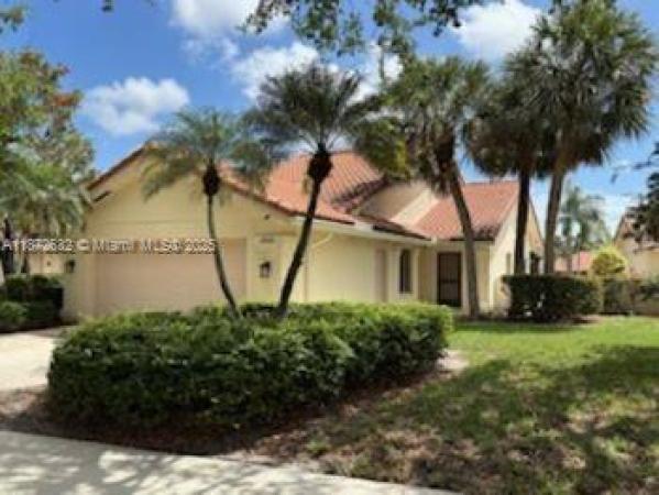 Saratoga Pointe, 2820 Cuyahoga Ln, West Palm Beach, Florida 33409, image 2
