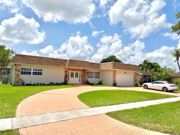 Mirror Lake Estates, 7480 NW 14th St, Plantation, Florida 33313, image 1