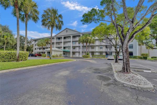 Whitehall Of Pine Island Ridge, 1502 Whitehall Dr #303, Davie, Florida 33324, image 1