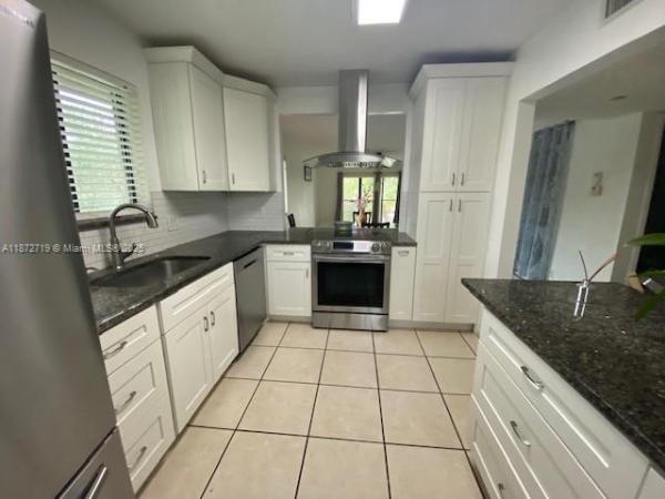 Racquet Club At Bonaventure, 437 Lakeview Dr #201, Weston, Florida 33326, image 1