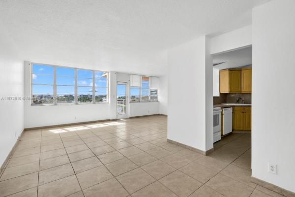 Crestview Towers, 2025 NE 164th St #510, North Miami Beach, Florida 33162, image 2
