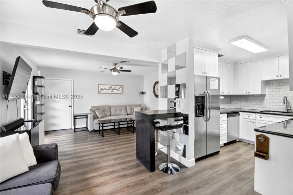 Pinehurst, 708 SW 19th St, Fort Lauderdale, Florida 33315, image 2