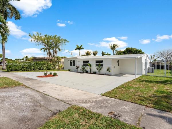 Tropical Estates, 5365 SW 97th Ct, Olympia Heights, Florida 33165, image 2