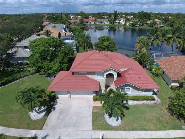 Emerald Lake Estates At The Landings, 1430 SW 102nd Ave, Pembroke Pines, Florida 33025, image 1