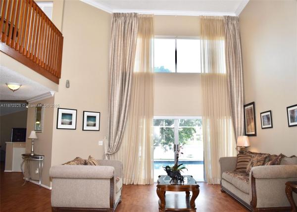 Emerald Lake Estates At The Landings, 1430 SW 102nd Ave, Pembroke Pines, Florida 33025, image 2
