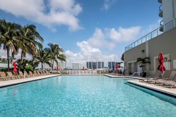 Marina Bay Club, 18100 N Bay Rd #809, Sunny Isles Beach, Florida 33160, image 1