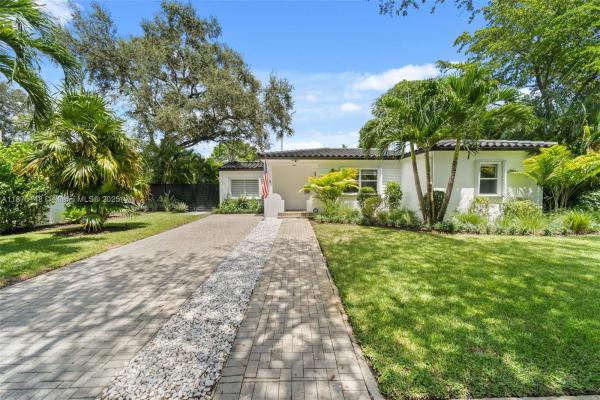 Dunnings Miami Shores, 5 NW 107th St, Miami Shores, Florida 33168, image 2