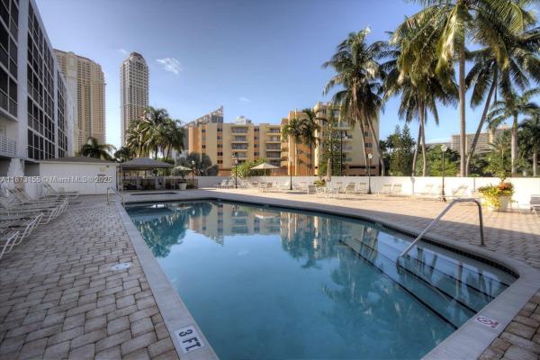 Le Frontenac, 17801 N Bay Rd 210, Sunny Isles Beach, Florida 33160, image 1