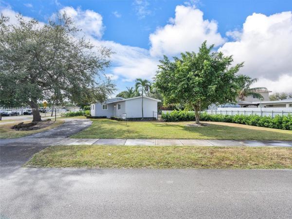 17320 NW 80th Ave, Hialeah, Florida 33015, image 1